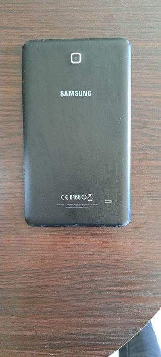 Vând tableta Samsung Tab 4