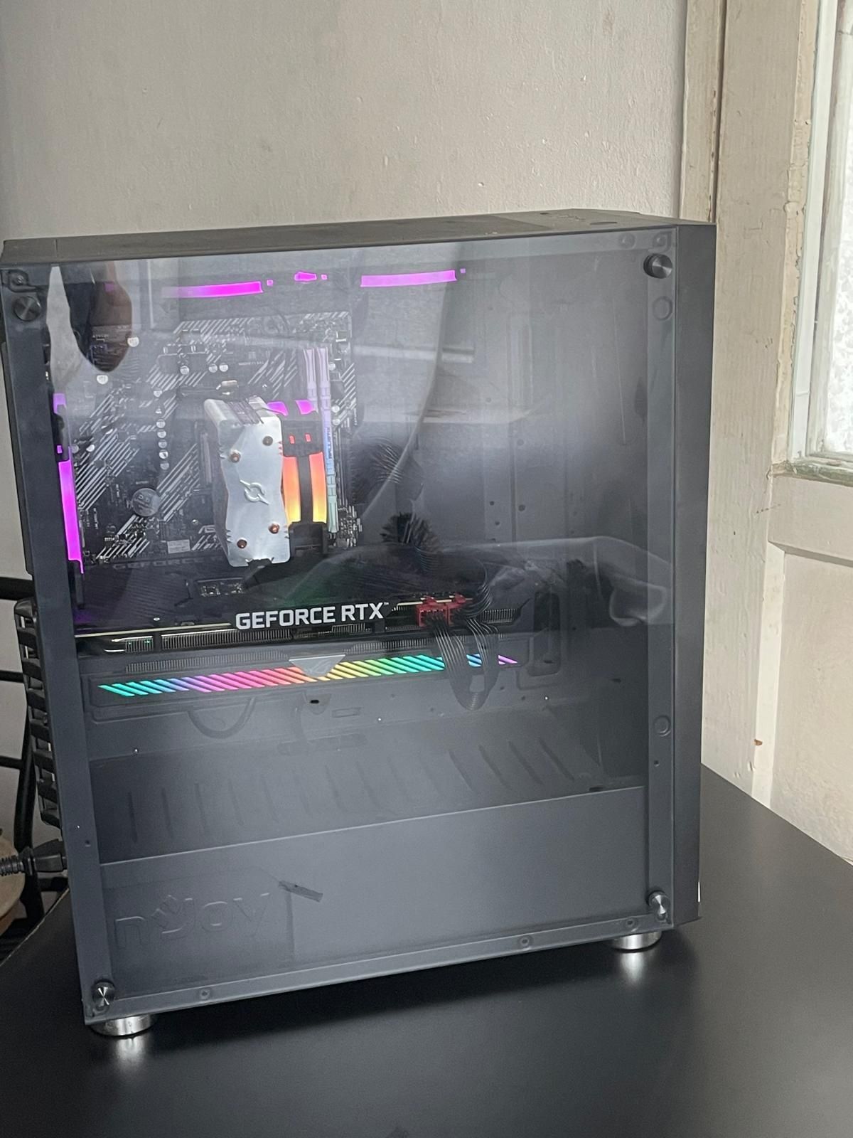 Vând calculator de gaming si monitor