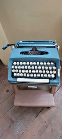 Стара Съветска пишеща машина