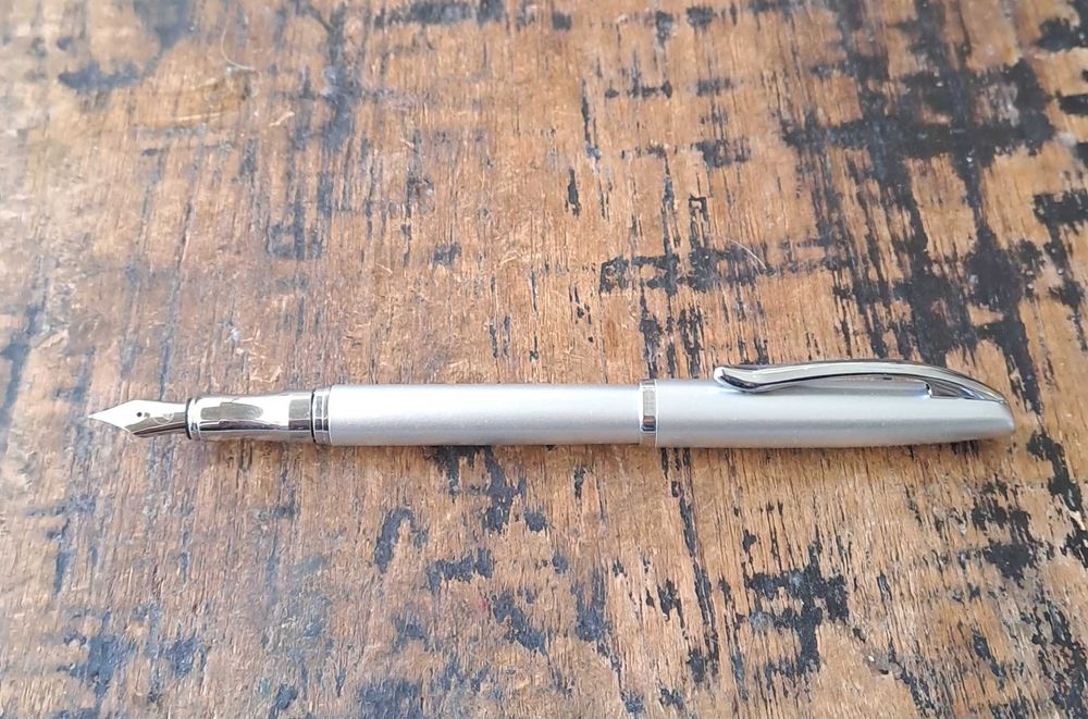 писалка Пеликан Peliкan сребрист метал в кутия
