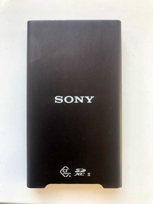 Card reader Sony Cfexpress Type A si SD