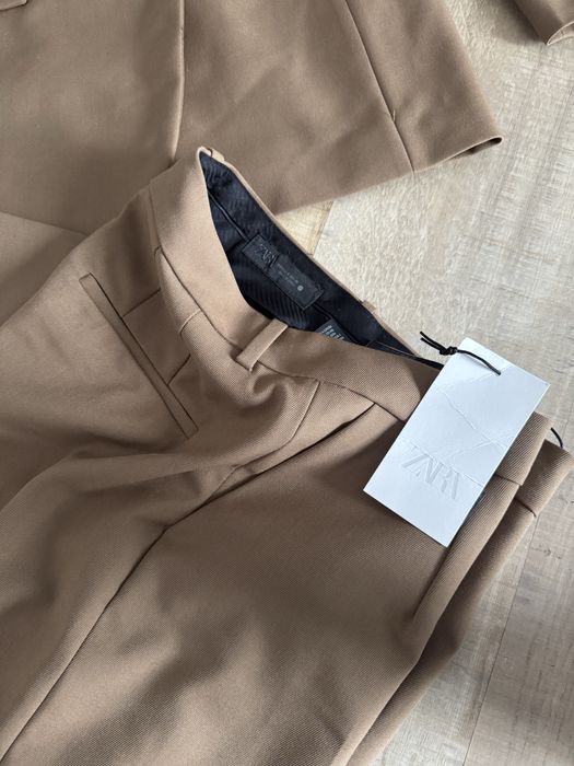 Costum Zara, colectie actuala in magazin