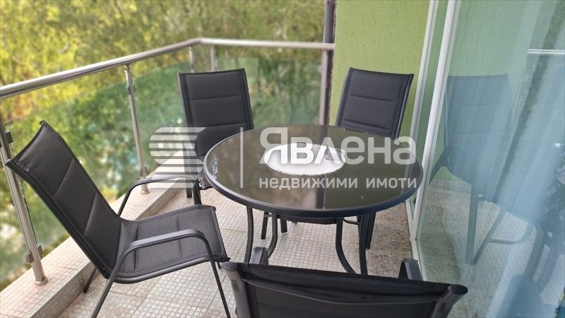 Тристаен апартамент в Слънчев бряг