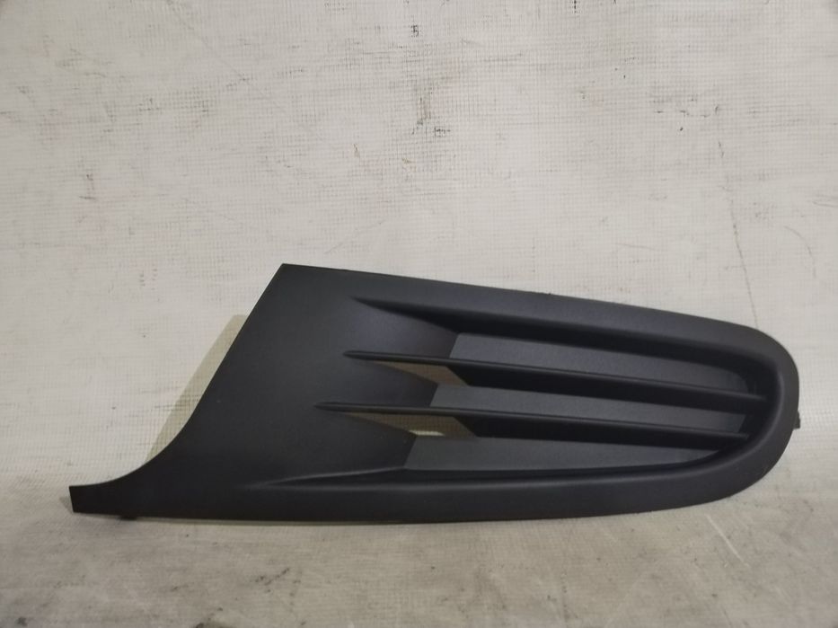 Grila stanga VW Golf 6, 2008, 2009, 2010, 2011, 2012.