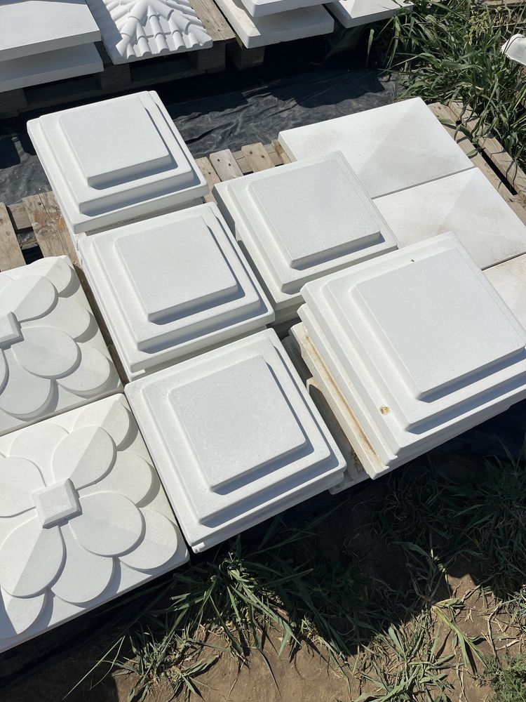 Vindem Capace , coame gard , decoratiuni gradina