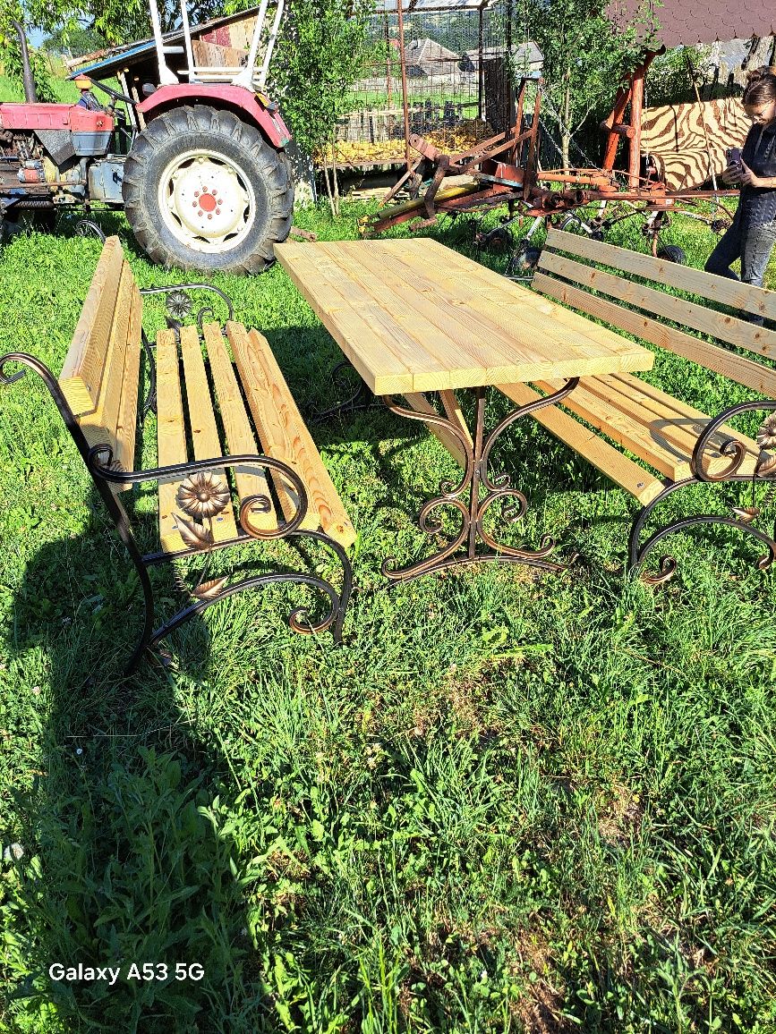 Masa cu banci de gradina sau terasa