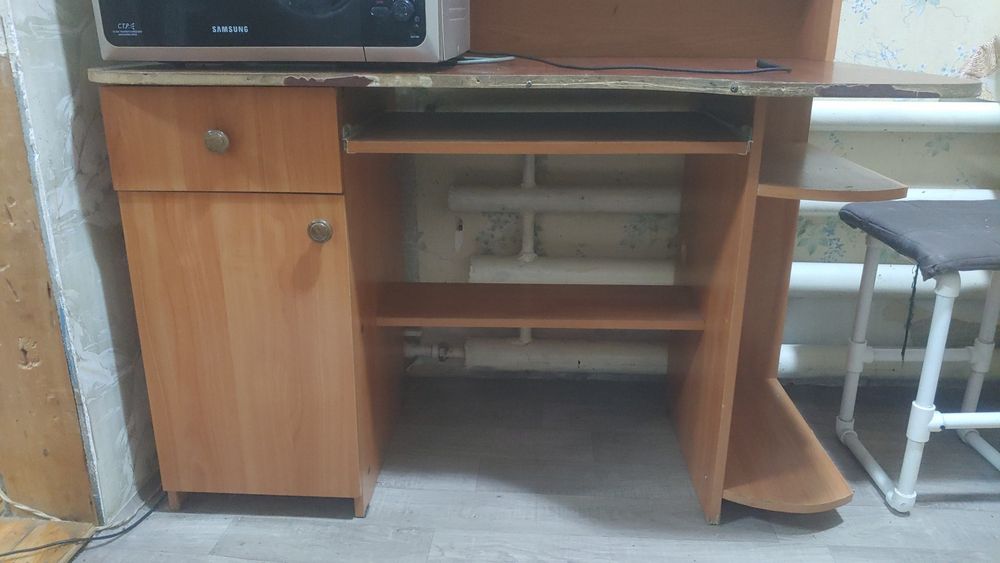 Стол письменный для компьютера