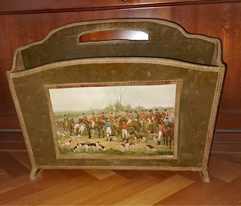 Антикварна поставка за списания за муз. плочи + 6 подложки за чинии