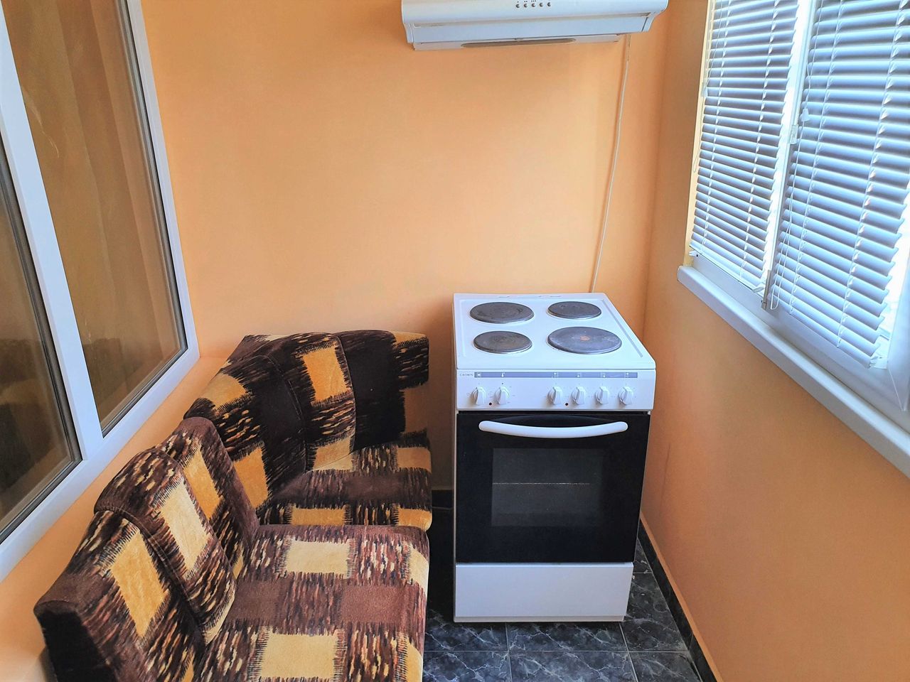 Дава се под наем Двустаен апартамент в Враца, Център - 58 кв.м за 331.5 € - Снимка #14