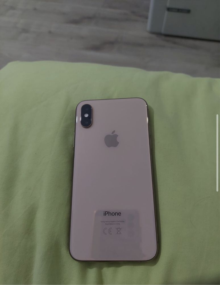 Vând iPhone XS 512gb gold