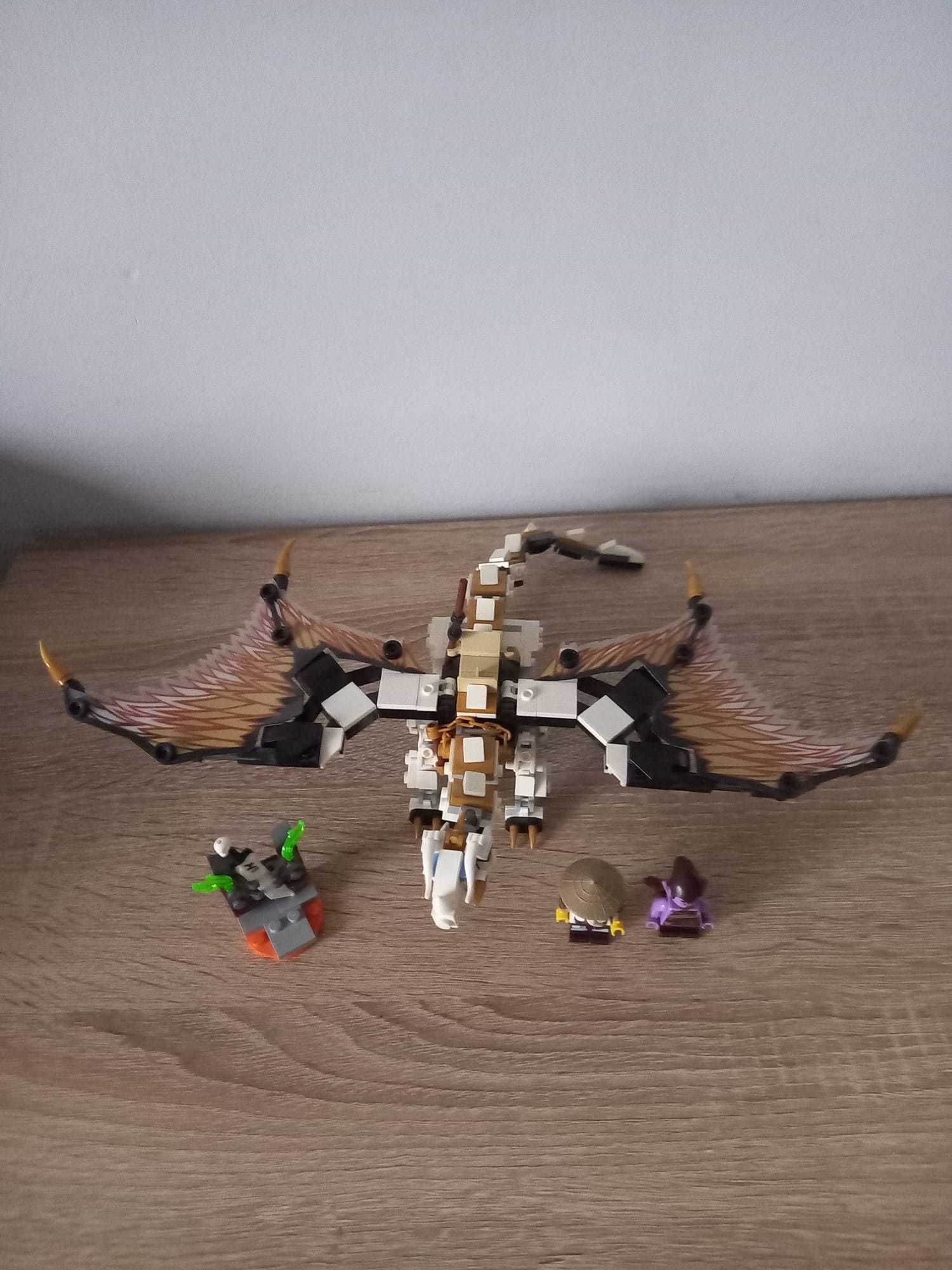 Lego Ninjago Dragonul de lupta al lui Wu 71718