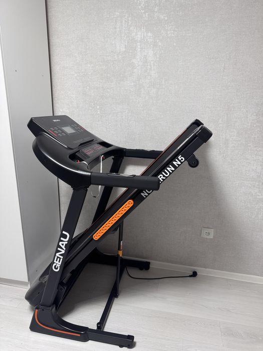 Беговая дорожка — практически новая!