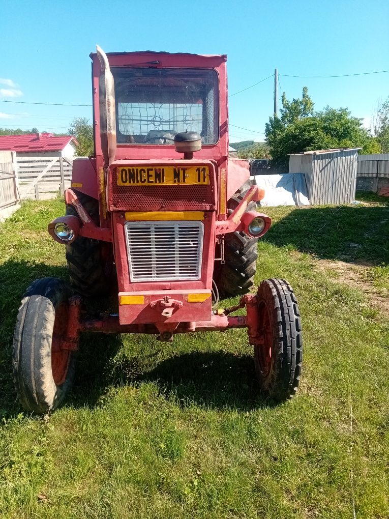 Se vinde două 650 forestier