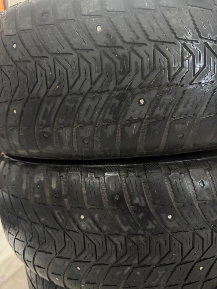 Шины 2 шт 215/65 R 16.