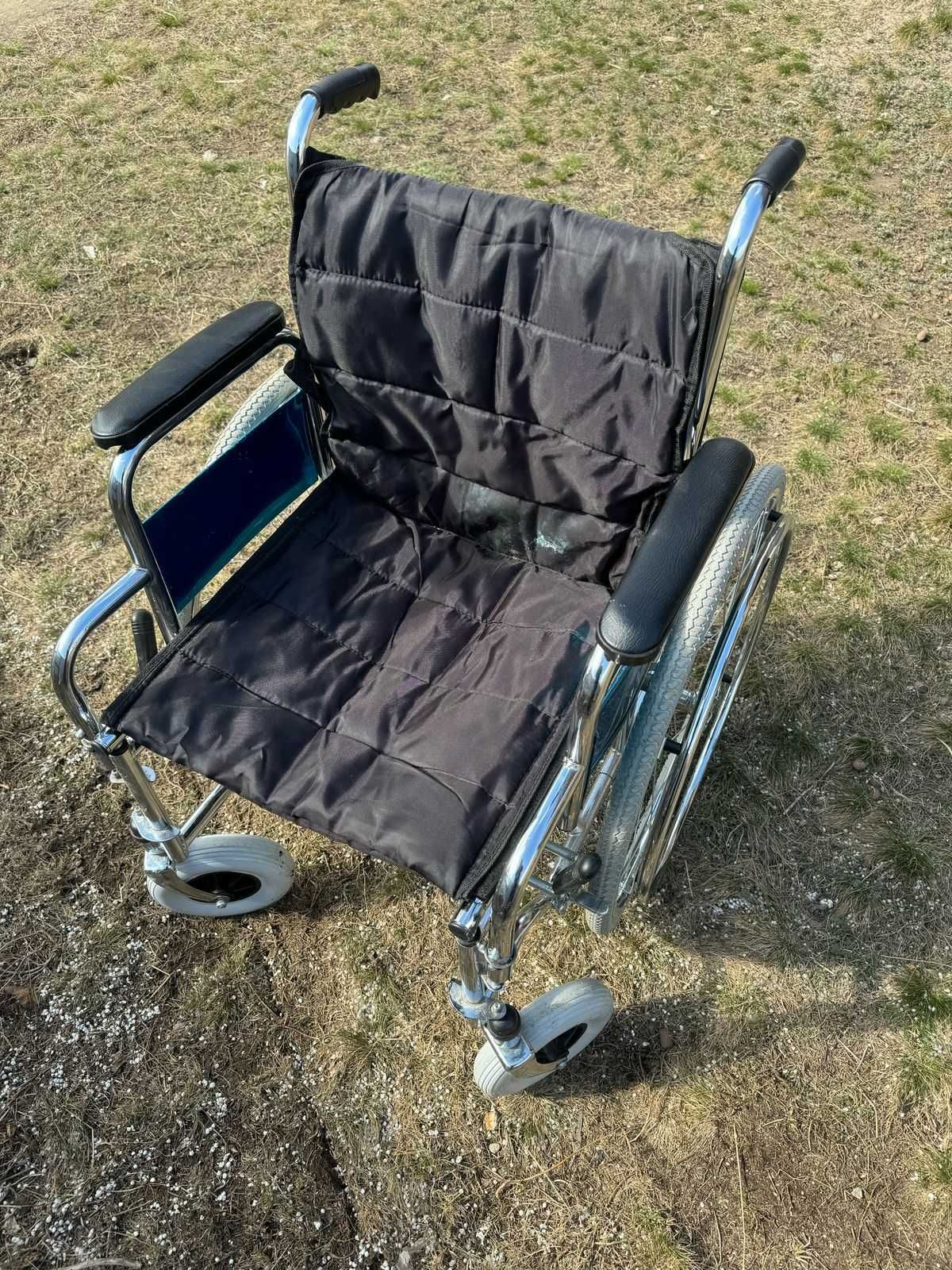 Продам инвалидную коляску