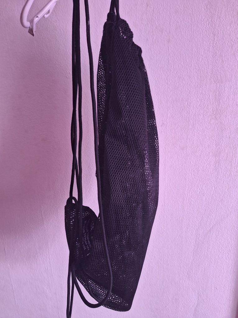 rucsac adidas cu gaurele de vara-20 lei