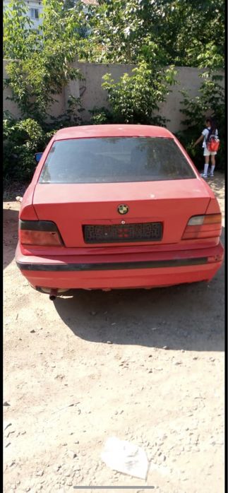 Продам BMW E36 в аварийном состояние