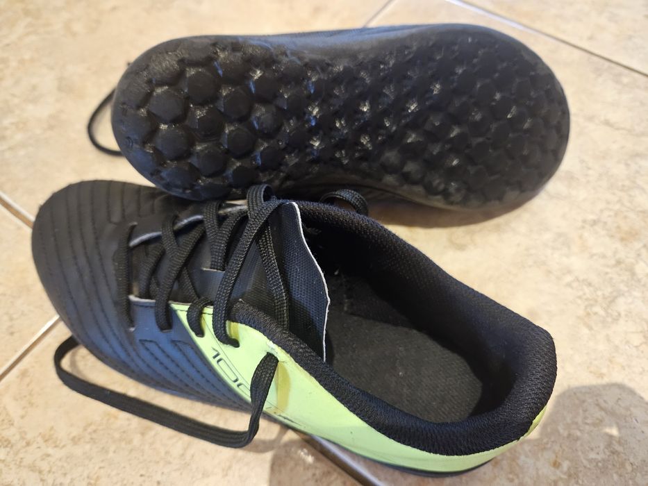 Pantofi sport cu crampoane baieti