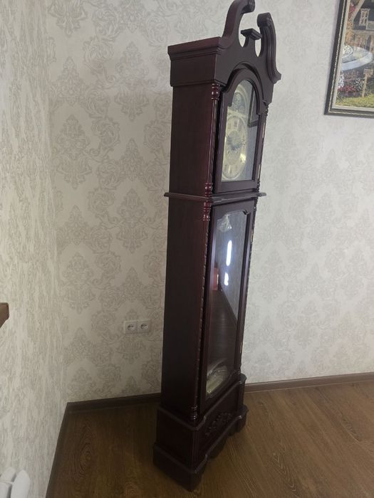 Часы напольные новые