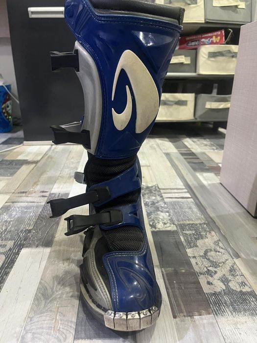 Продавам мотокрос ботуши