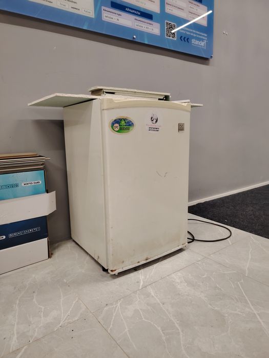 Продам мини холодильник