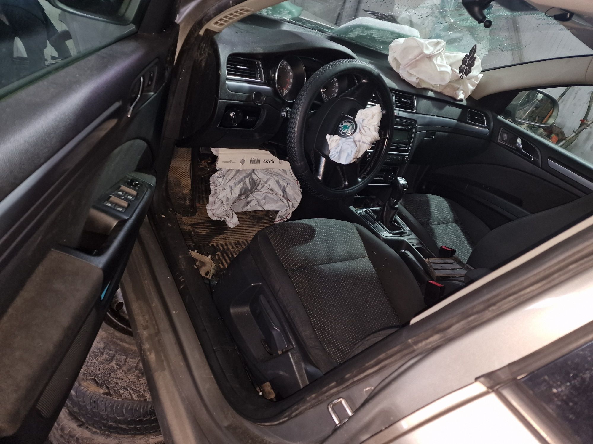 Dezmembrez skoda superb break 1.6 tdi 2.0tdi caga