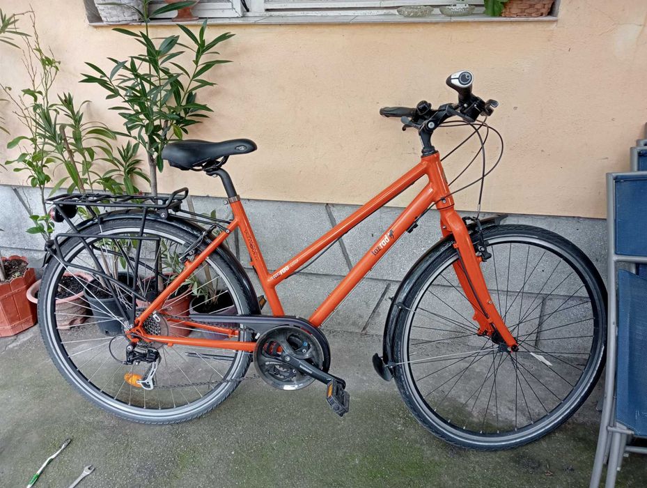 Biciclete oras aluminiu  femei 24 V Shimano Deore LX roti 28 Suspensie