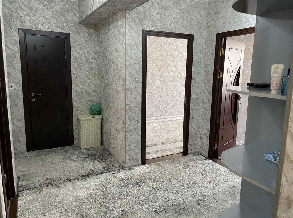 3 хонали, 3-қаватда квартира сотилади.