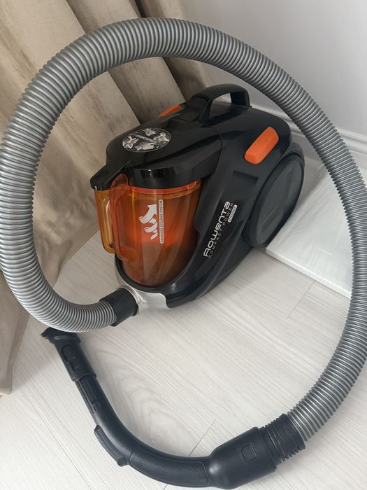 Aspirator fara sac ROWENTA Compact Power Cyclonic