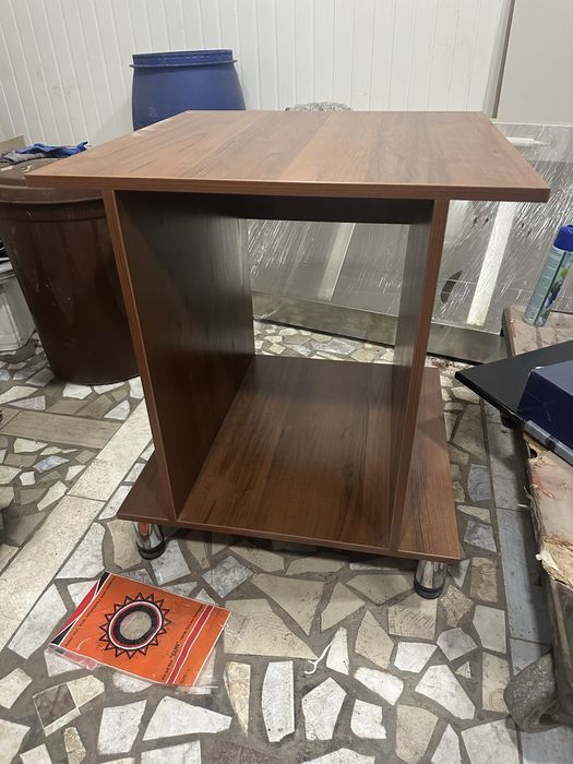 Продаю Комплект мебели для офиса/дома: стол, тумба, стеллаж