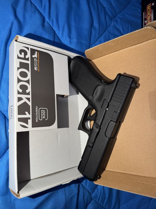 Replici pistoale airsoft