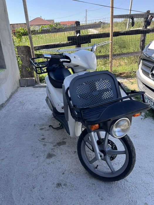 Vând scuter Piaggio Liberty