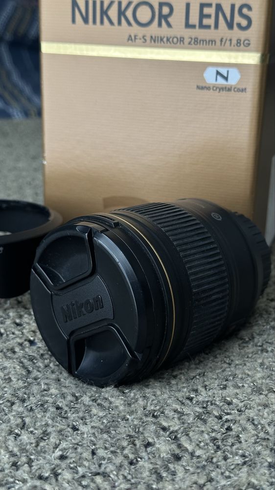 Обектив Nikkor 28 mm, 1.8g