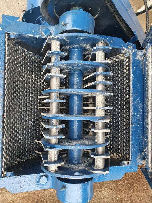 Vând moară cu ciocanele