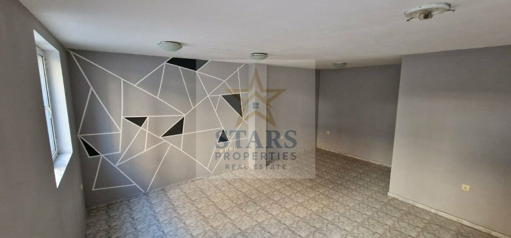 Продава се Офис в Варна, Гръцка махала - 30 кв.м за 1411 €/кв.м - Снимка #2