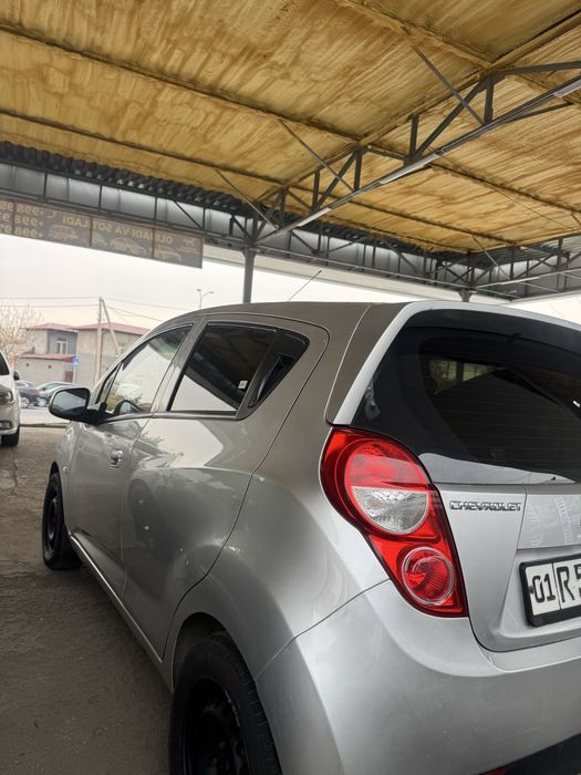 Spark 2014 yil avtomat 330.000km prabeg