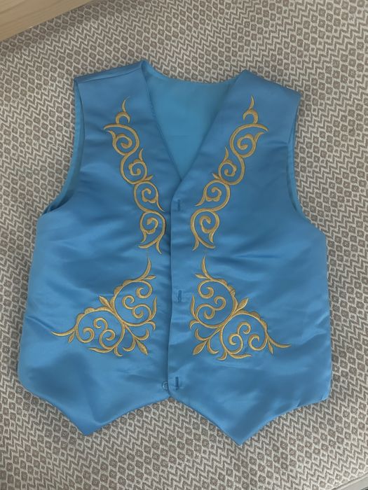 Жилетка в национальном стиле