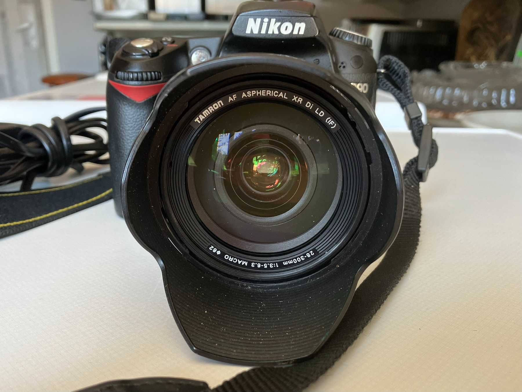Фотоапарат Nikon D90 с обектив Tamron Aspherical 28-300 mm Macro