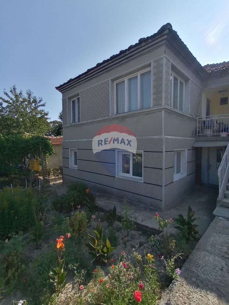 Двуетажна къща в село Кранево, обл. Добрич, площ 160 цена 135000 евро
