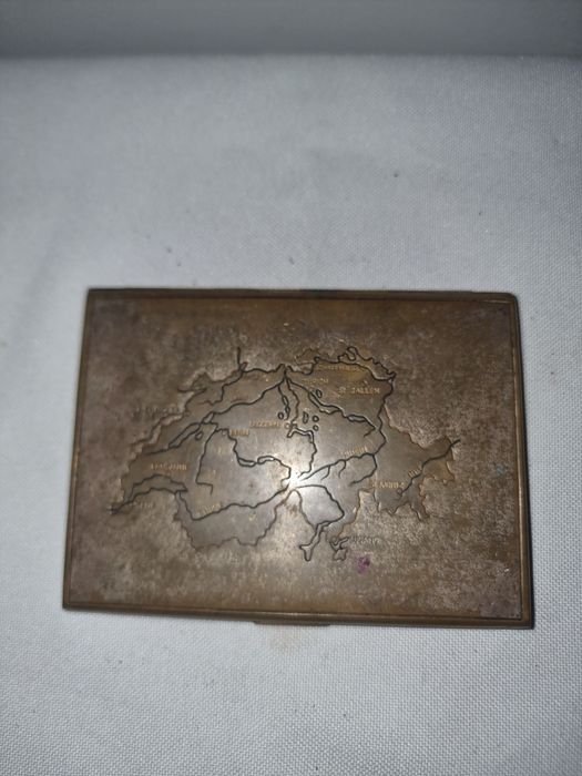 Tabacheră vintage metalică cu hartă gravată – colecție