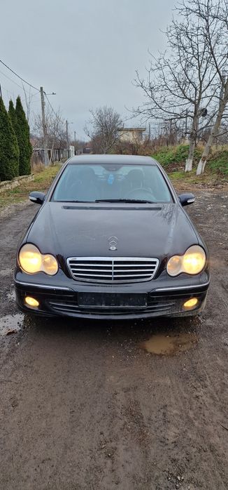 Vând Mercedes benz c200