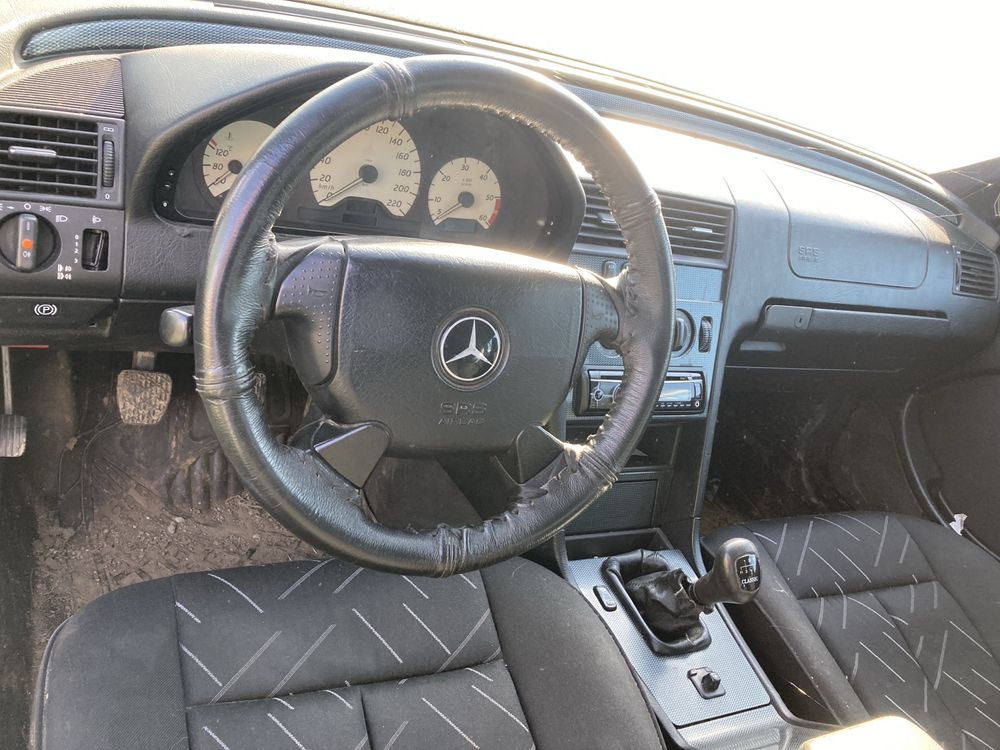 Vand mercedes c250 an 1998