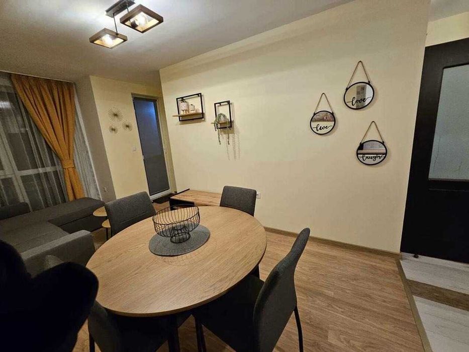 Дава се под наем Двустаен апартамент в София, Център - 55 кв.м за 331.5 € - Снимка #1