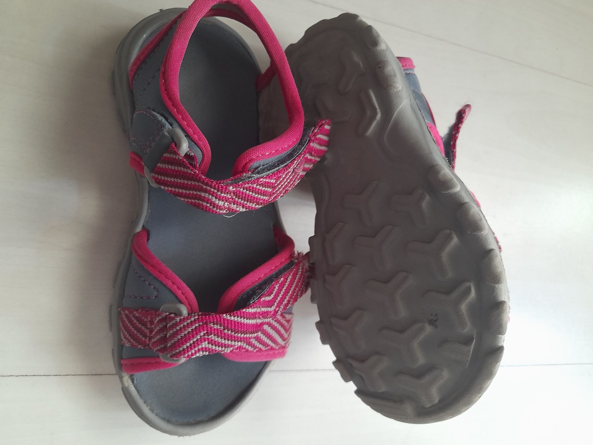 Сандали Crocs 26/27 и сандали делатлон 26/27 момиче