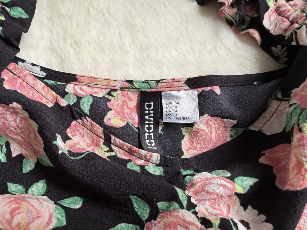 Дамска рокля с буфан ръкав H&M