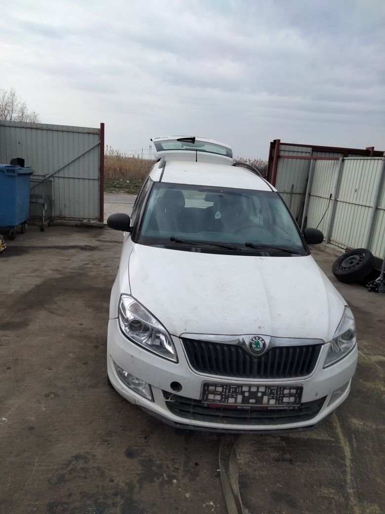 Dezmembrez Skoda romster 2012