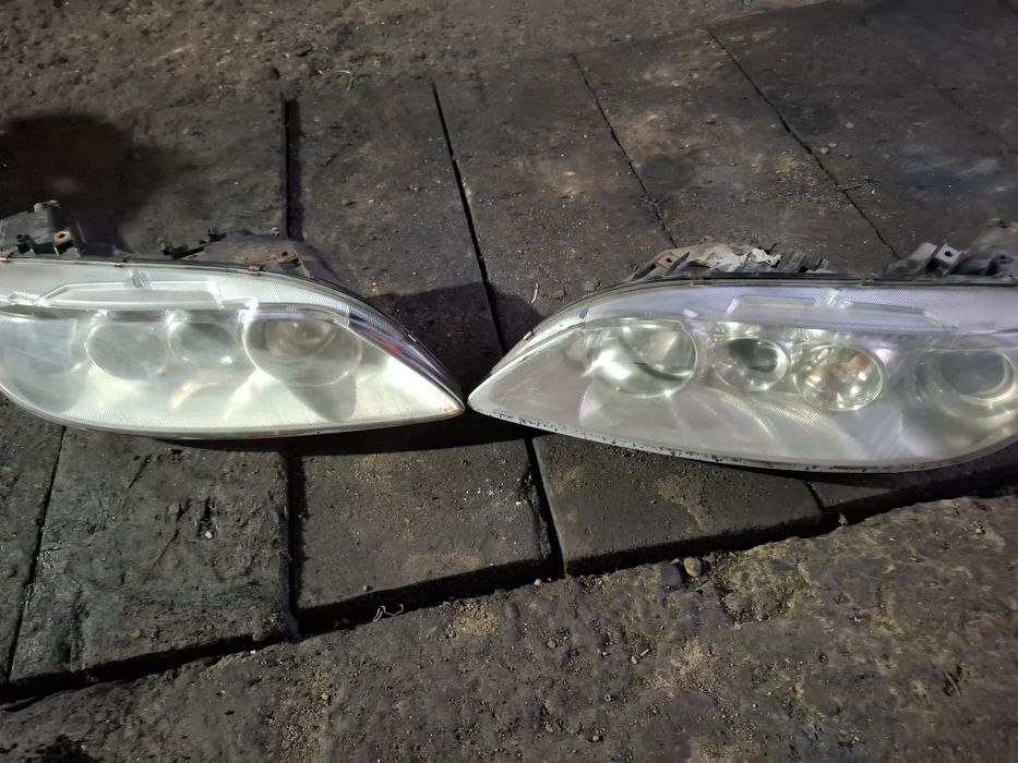 Faruri cu lupă Mazda 6