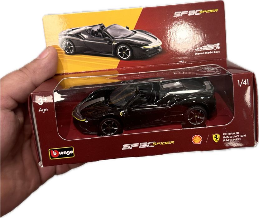 Продавам цялата колекция от SHELL колички и бензиностанция