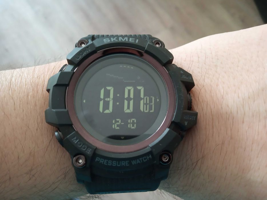 Часы Skmei 1358, компасс, высотомер, барометр, термометр, шагомер.