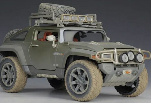 Детский Спортивный автомобиль Maisto в масштабе 1:18 HUMMER HX Conc